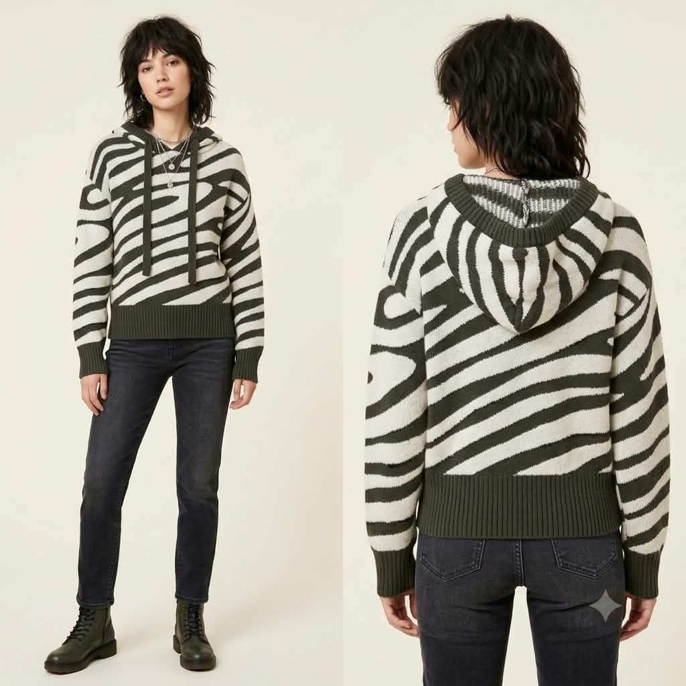 Nine West Women's XS Zebra Print Hooded Sweater Black White Animal Print Knit